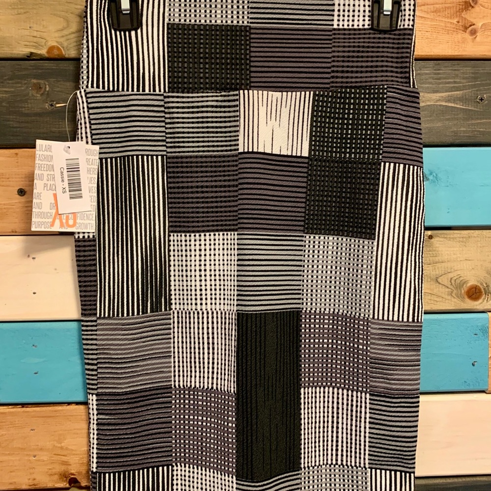 Lularoe XS Cassie Skirt